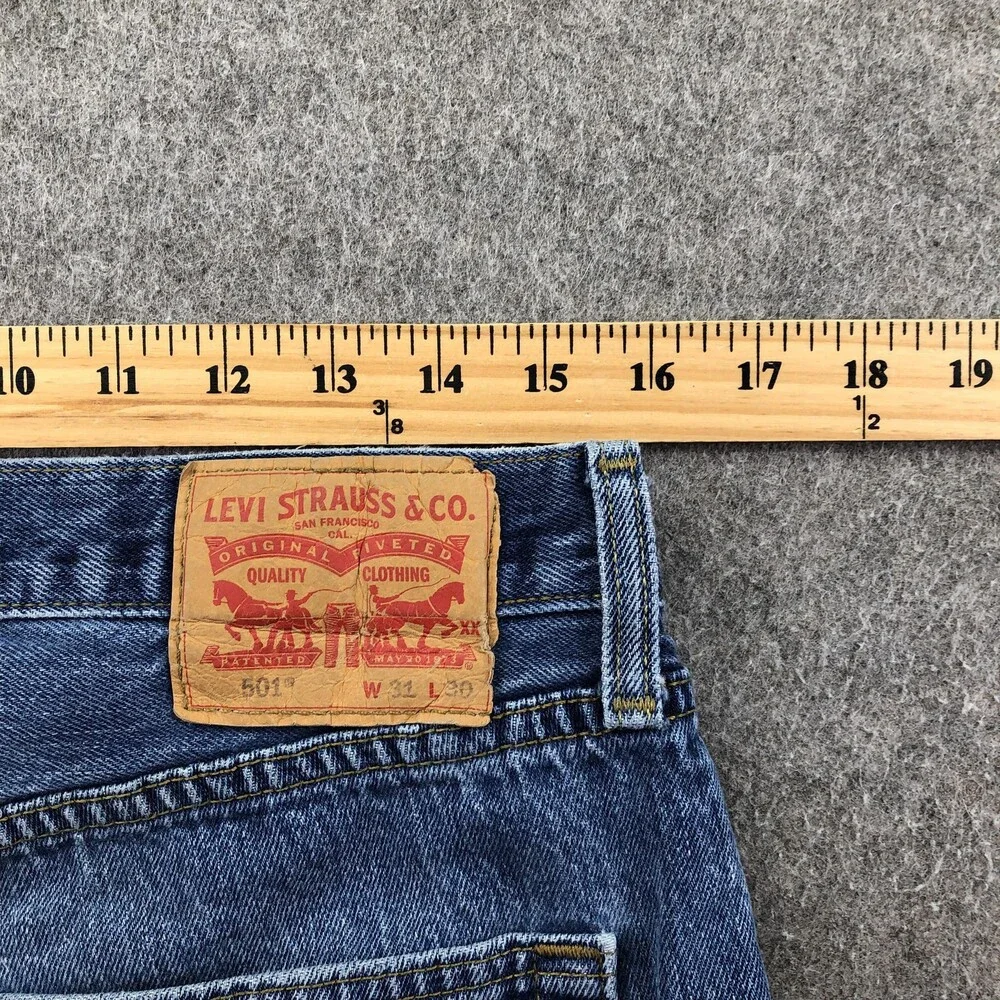 Levis 501 Jeans Mens 31x30 Blue Light Wash Regular Straight Denim Distressed